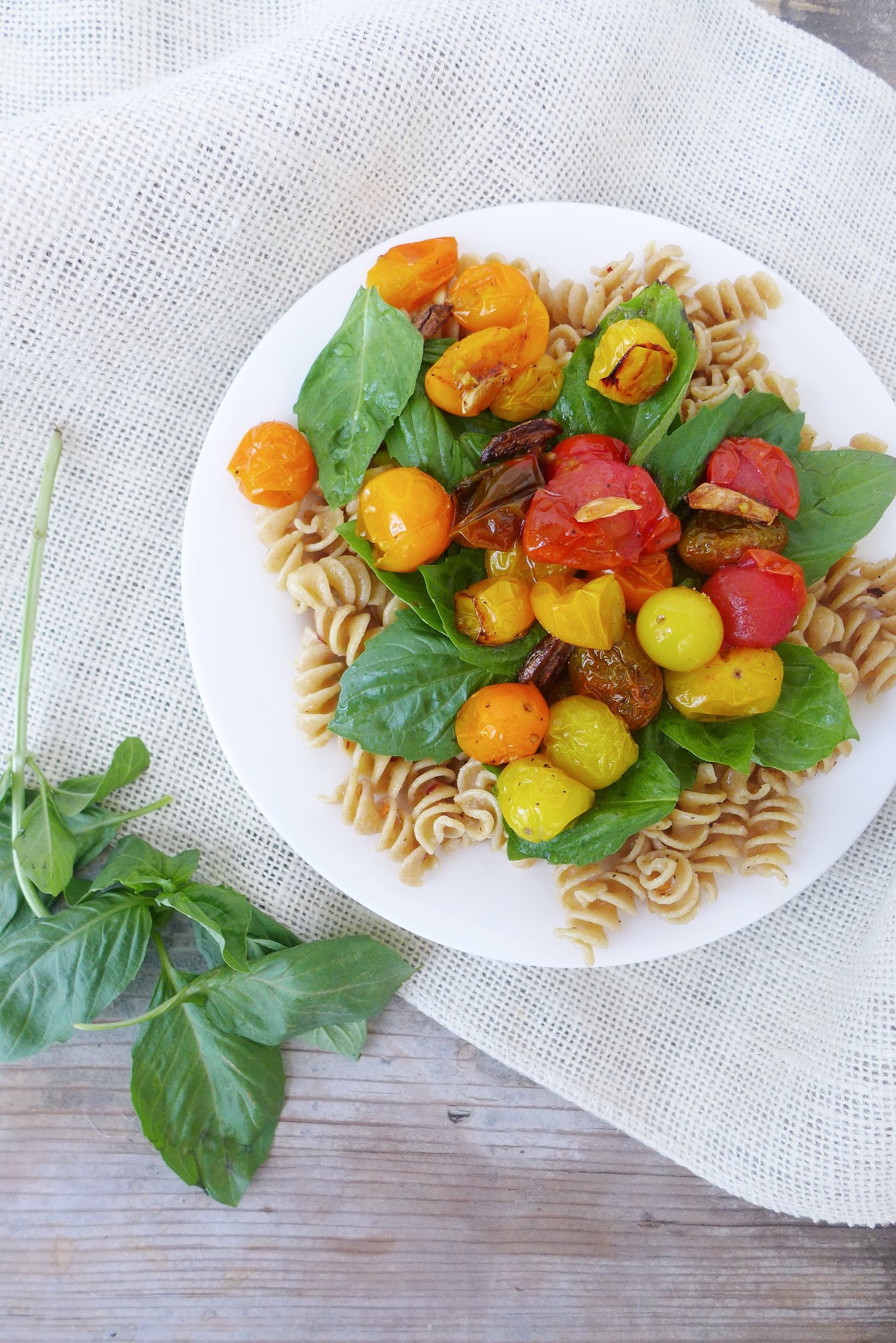 Master the Classic Heirloom Tomato & Garlic Pasta Recipe